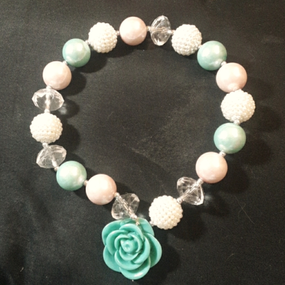 Faux pearl and crystal flower choker